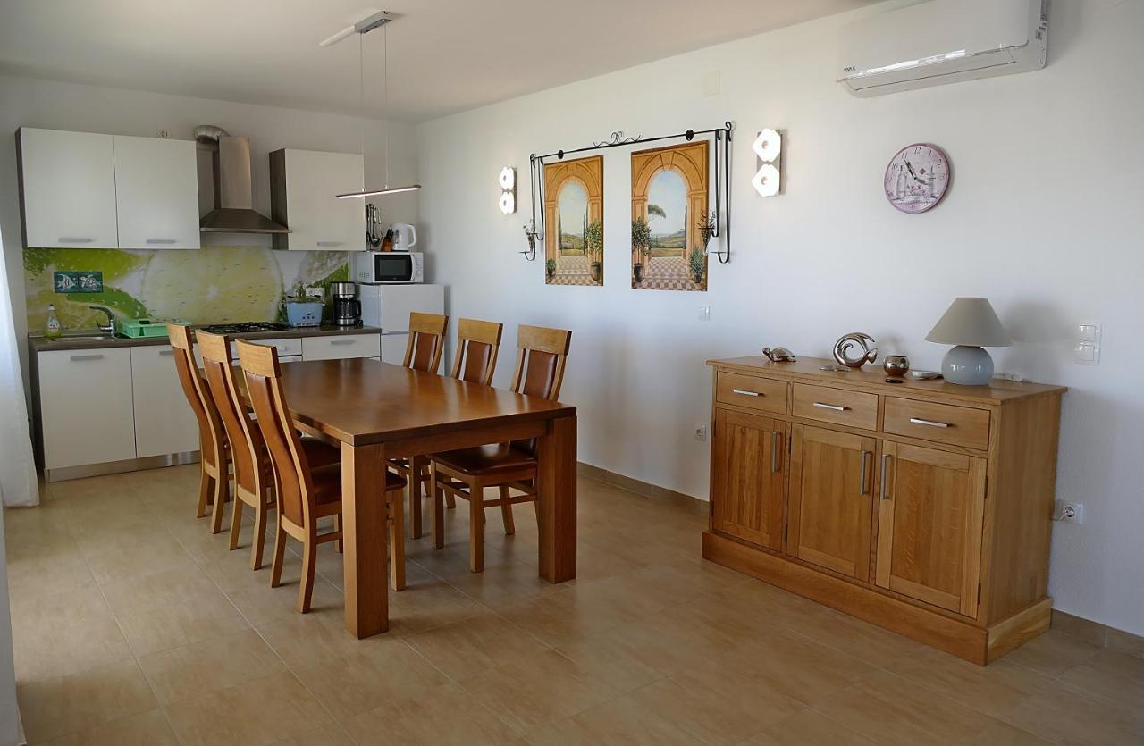 Apartments Le Mare - Pool, Sandstrand, Meerblick, W-Lan, Grill Privlaka  Exterior foto